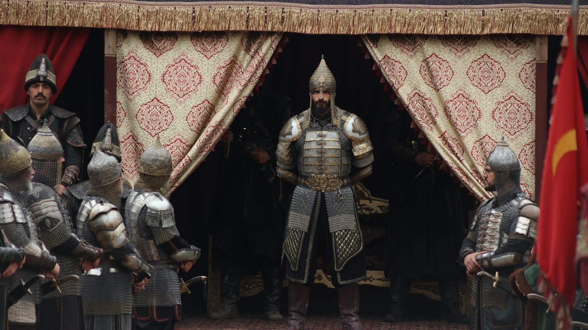 Mehmed: Fetihler Sultanı dizisinde zırhlı askerlerin otağ önündeki sahnesi